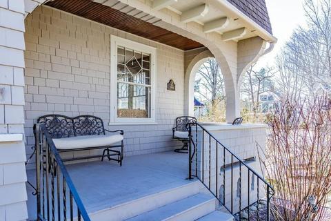 37 Pineywoods Ave, Springfield, MA 01108 photo 4