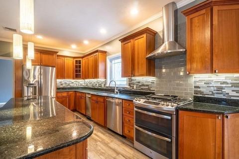 11 Gregory Ln, Reading, MA 01867 photo 8