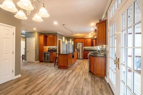 11 Gregory Ln, Reading, MA 01867 photo 9