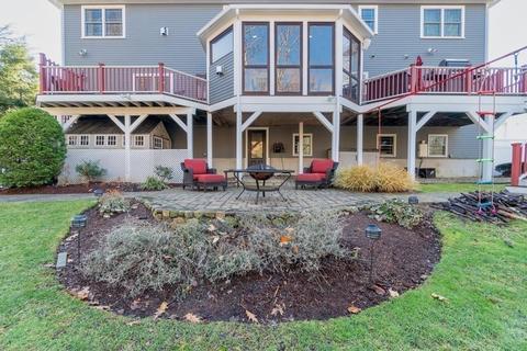 11 Gregory Ln, Reading, MA 01867 photo 2