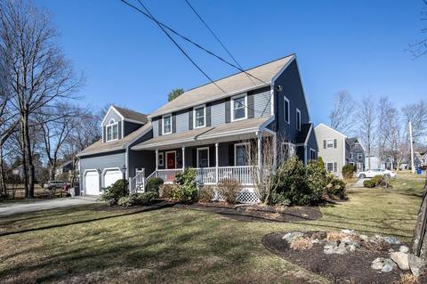 99 Walnut St, Reading, MA 01867 photo 1