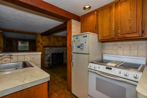 1 Hillsview St, Canton, MA 02021 photo 8