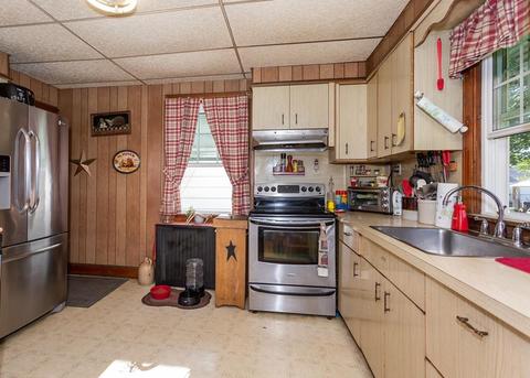 43 Saint Anthony, Chicopee, MA 01013 photo 13