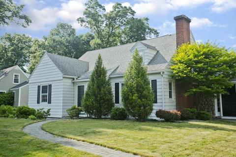 182 Overlook Dr, Springfield, MA 01118 photo 1