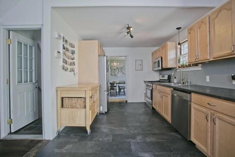 182 Overlook Dr, Springfield, MA 01118 photo 6