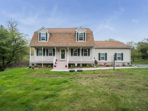 18 Farm St, Upton, MA 01568 photo 2