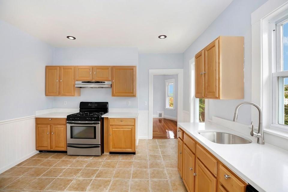  109 Willow Ave #3, Somerville, MA 02144 photo 10