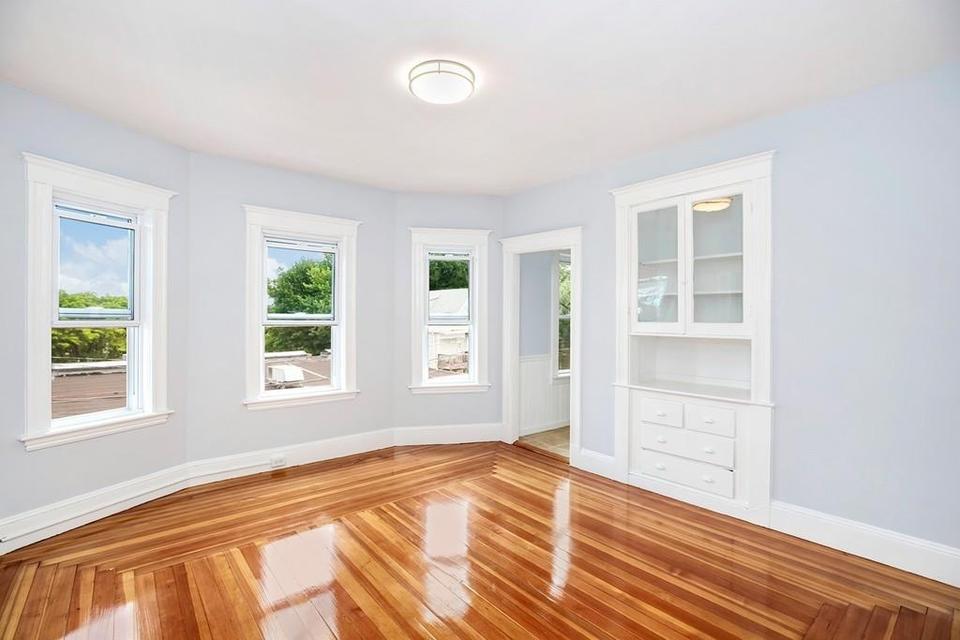  109 Willow Ave #3, Somerville, MA 02144 photo 2