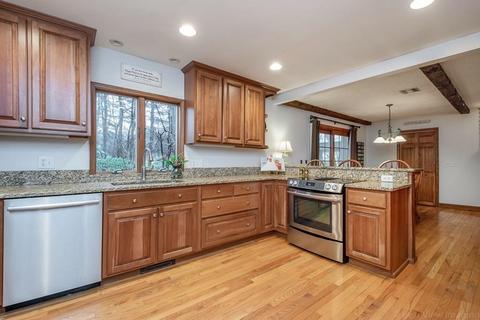 4 Carlton Dr, Acton, MA 01720 photo 3