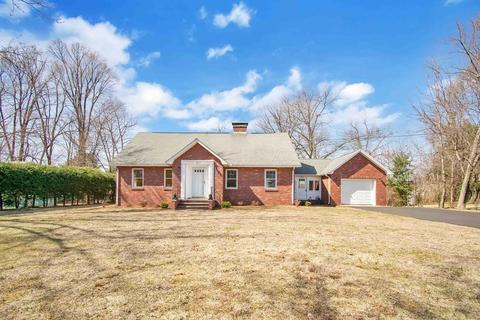 1360 Plumtree Rd, Springfield, MA 01119 photo 1