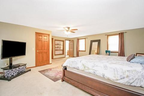 35 Pinta Cir, Springfield, MA 01104 photo 16