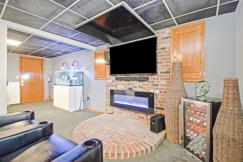 35 Pinta Cir, Springfield, MA 01104 photo 23