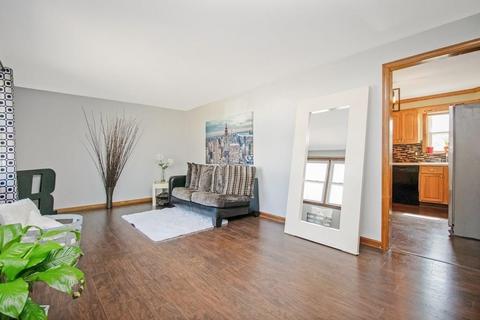 35 Pinta Cir, Springfield, MA 01104 photo 3