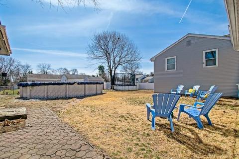 35 Pinta Cir, Springfield, MA 01104 photo 32