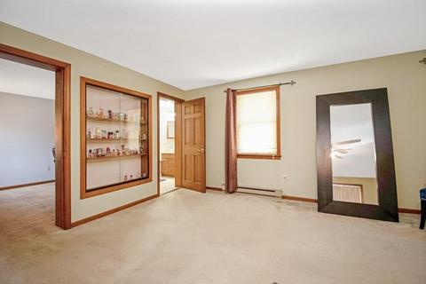 35 Pinta Cir, Springfield, MA 01104 photo 17