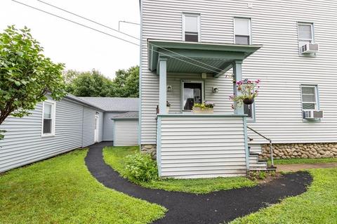 17 Wakefield St, Webster, MA 01570 photo 3