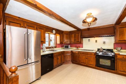 36 Centre St, Danvers, MA 01923 photo 12