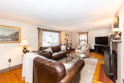 36 Centre St, Danvers, MA 01923 photo 6