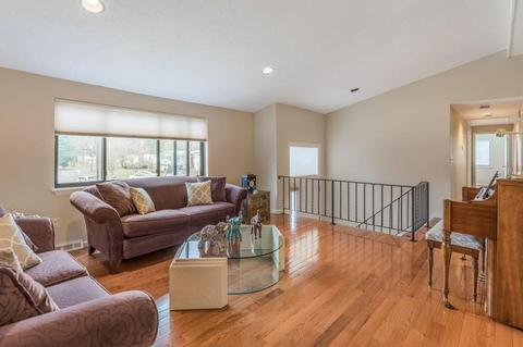 14 Thomas Dr, Framingham, MA 01701 photo 3