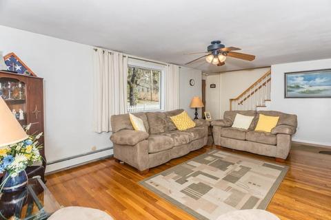 52 Appleton St, Saugus, MA 01906 photo 4