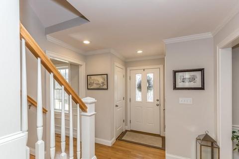 4 Dohertys Ln, Stoneham, MA 02180 photo 5