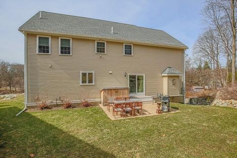 4 Dohertys Ln, Stoneham, MA 02180 photo 35