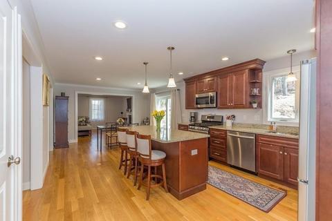 4 Dohertys Ln, Stoneham, MA 02180 photo 10