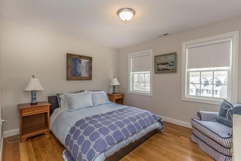 4 Dohertys Ln, Stoneham, MA 02180 photo 28