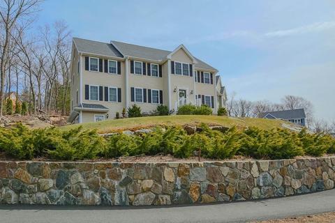 4 Dohertys Ln, Stoneham, MA 02180 photo 1