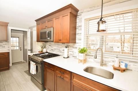186 Louis Rd, Springfield, MA 01118 photo 9