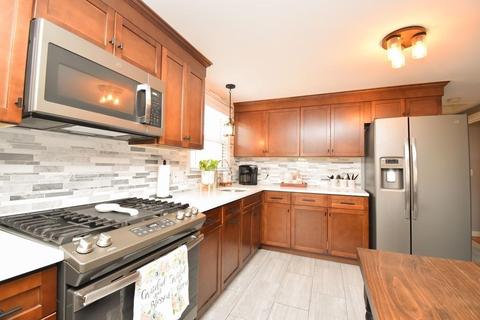 186 Louis Rd, Springfield, MA 01118 photo 7
