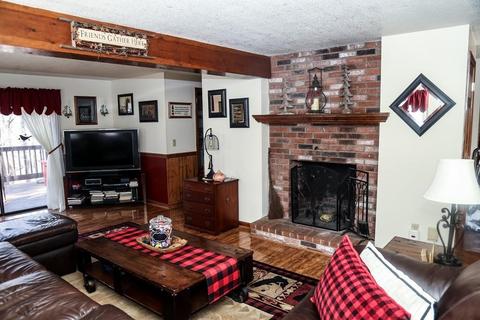 10 Sumner St, Gloucester, MA 01930 photo 3