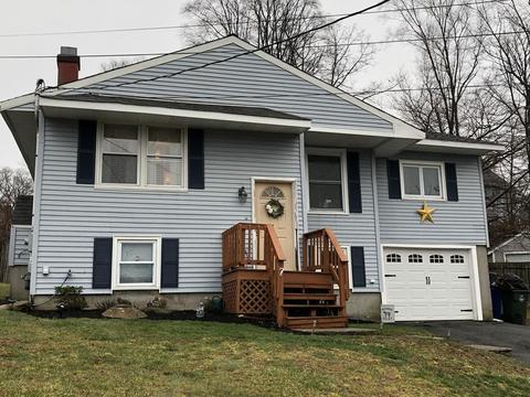 7 Bradley Ct, Fall River, MA 02720 photo 1