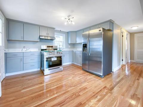 44 Curve St, Springfield, MA 01104 photo 3