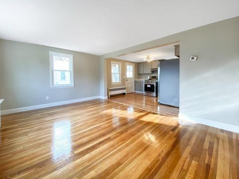 44 Curve St, Springfield, MA 01104 photo 10