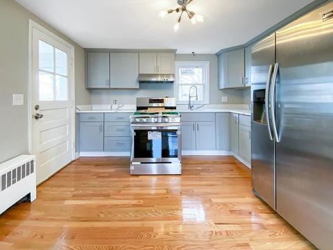 44 Curve St, Springfield, MA 01104 photo 4