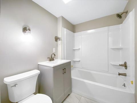 44 Curve St, Springfield, MA 01104 photo 11