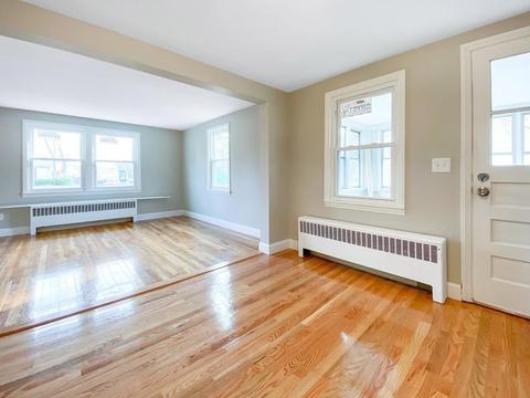 44 Curve St, Springfield, MA 01104 photo 6