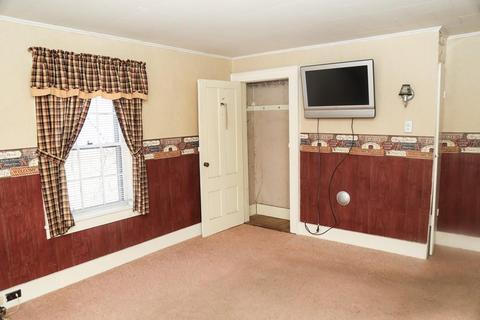 4 Sumner St, Gloucester, MA 01930 photo 12
