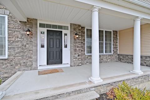 156 Mohawk Path, Holliston, MA 01746 photo 3