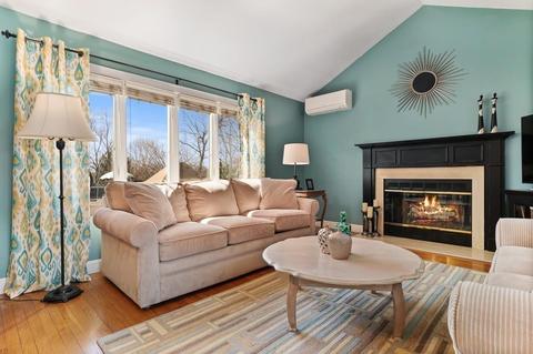 4 Hillcrest Rd, Danvers, MA 01923 photo 1