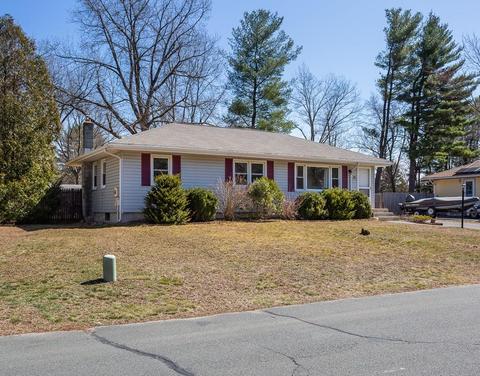 15 Beyer Dr, Easthampton, MA 01027 photo 2
