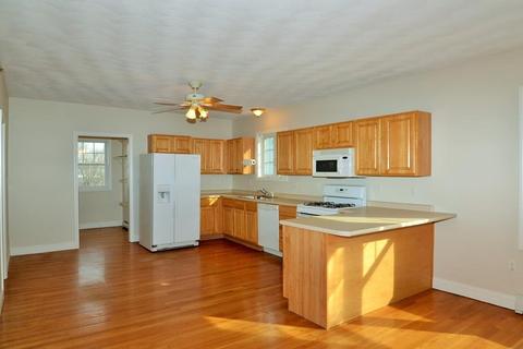 42 Bartlett St #2, Beverly, MA 01915 photo 4
