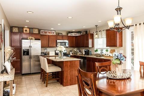 315 Neptune St, Fall River, MA 02721 photo 4