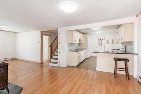 7 Cherry St, Gloucester, MA 01930 photo 3