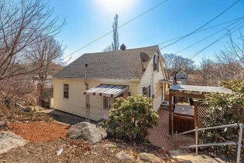 7 Cherry St, Gloucester, MA 01930 photo 2