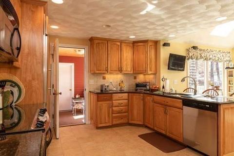21 Sandra Cir, Mendon, MA 01756 photo 13