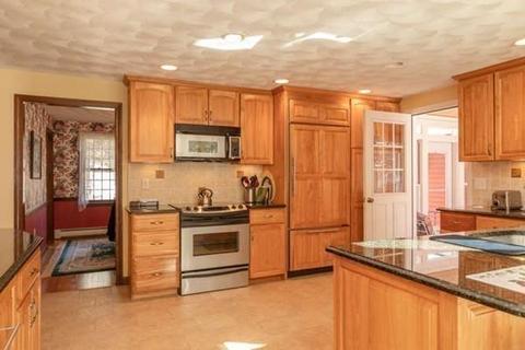 21 Sandra Cir, Mendon, MA 01756 photo 12