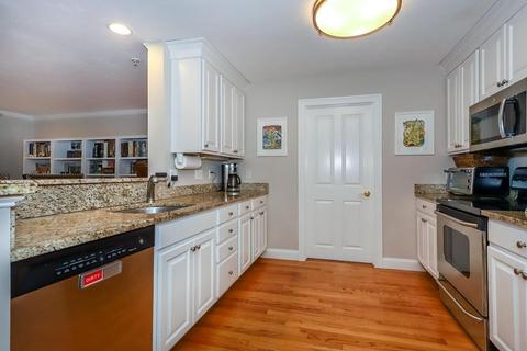 29 Maple St #D, Canton, MA 02021 photo 6