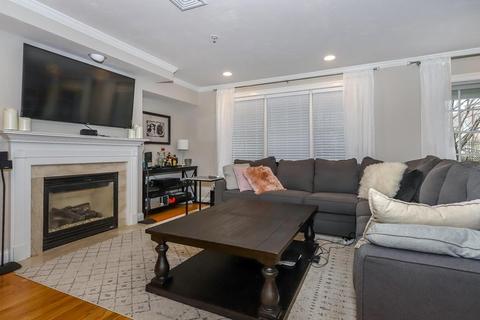 29 Maple St #D, Canton, MA 02021 photo 4